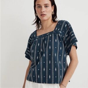 Woven Square-Neck Short Sleeve Top in Navy Diamond Stripe